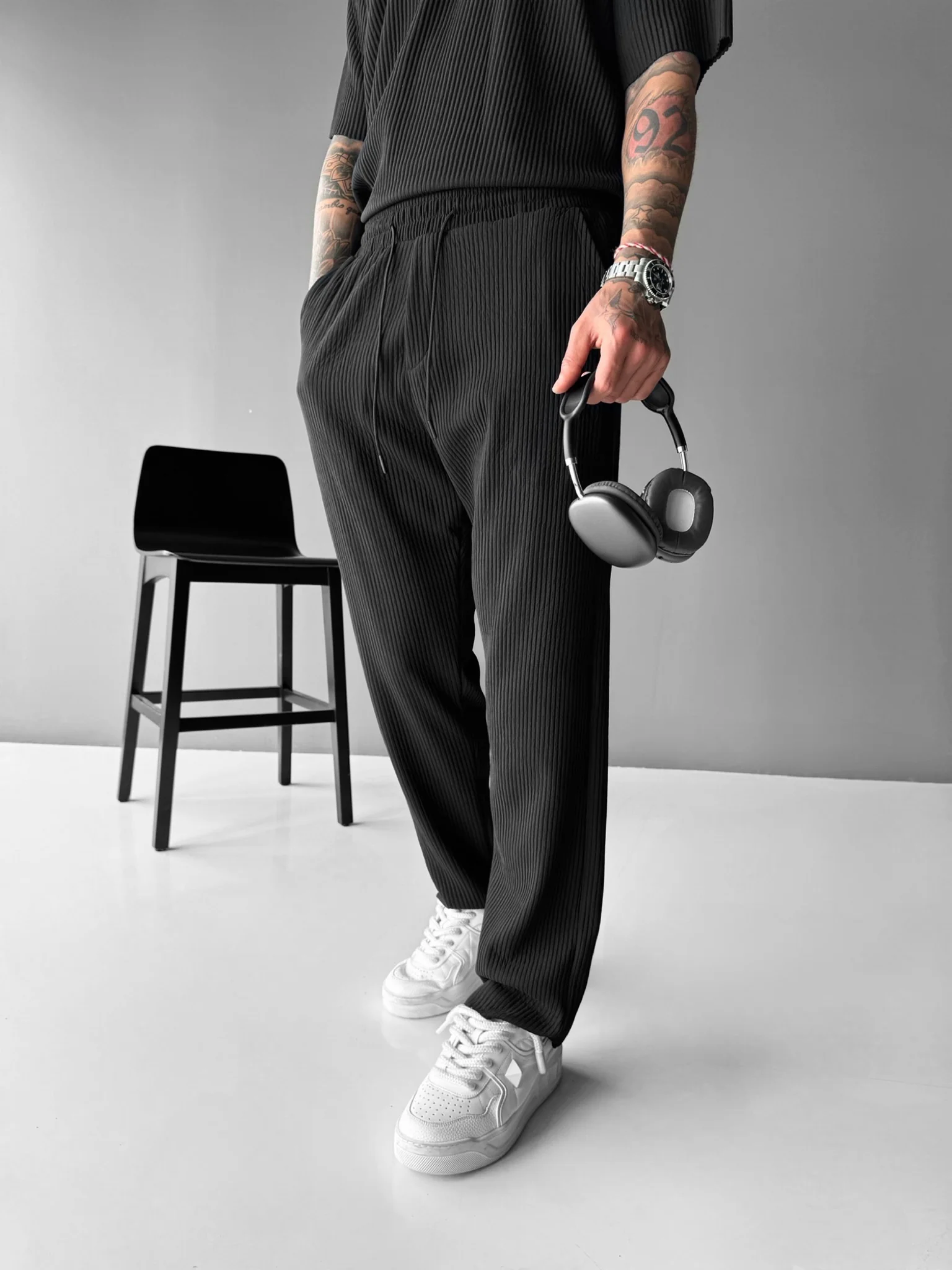 Loose Fit Ribbed Trousers - Black - Image 4