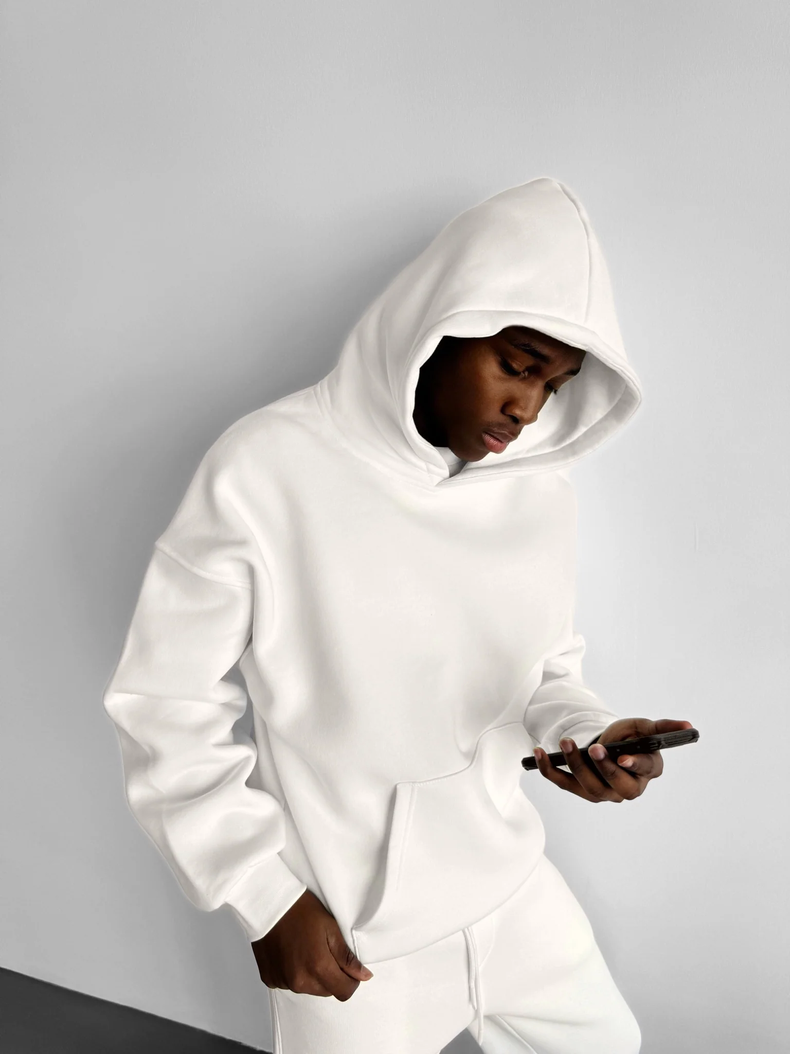 Oversize Basic Hoodie - White - Image 6