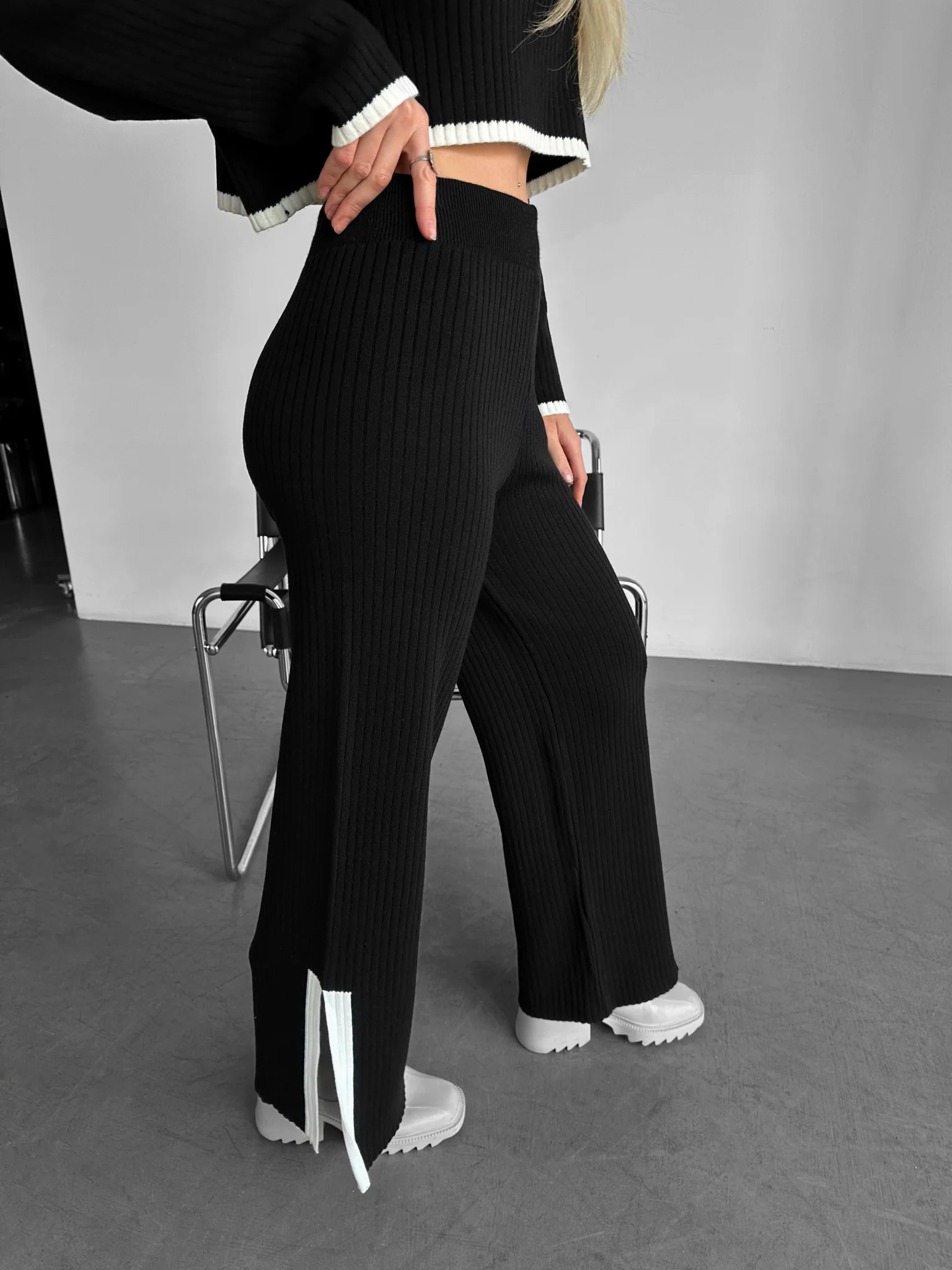 Wide Leg Details Knit Trousers - Black - Image 5